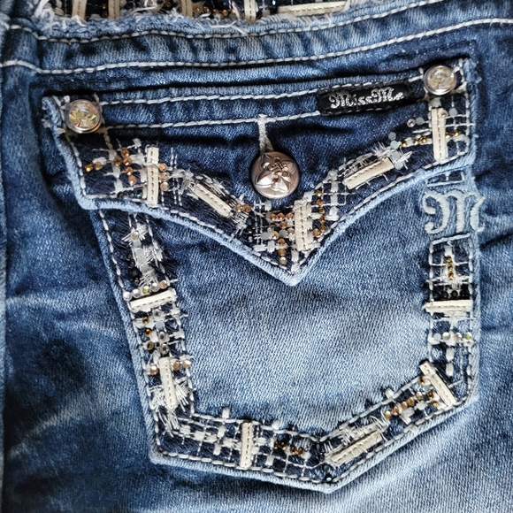Miss Me, size 28, inseam 31 - Picture 2 of 8